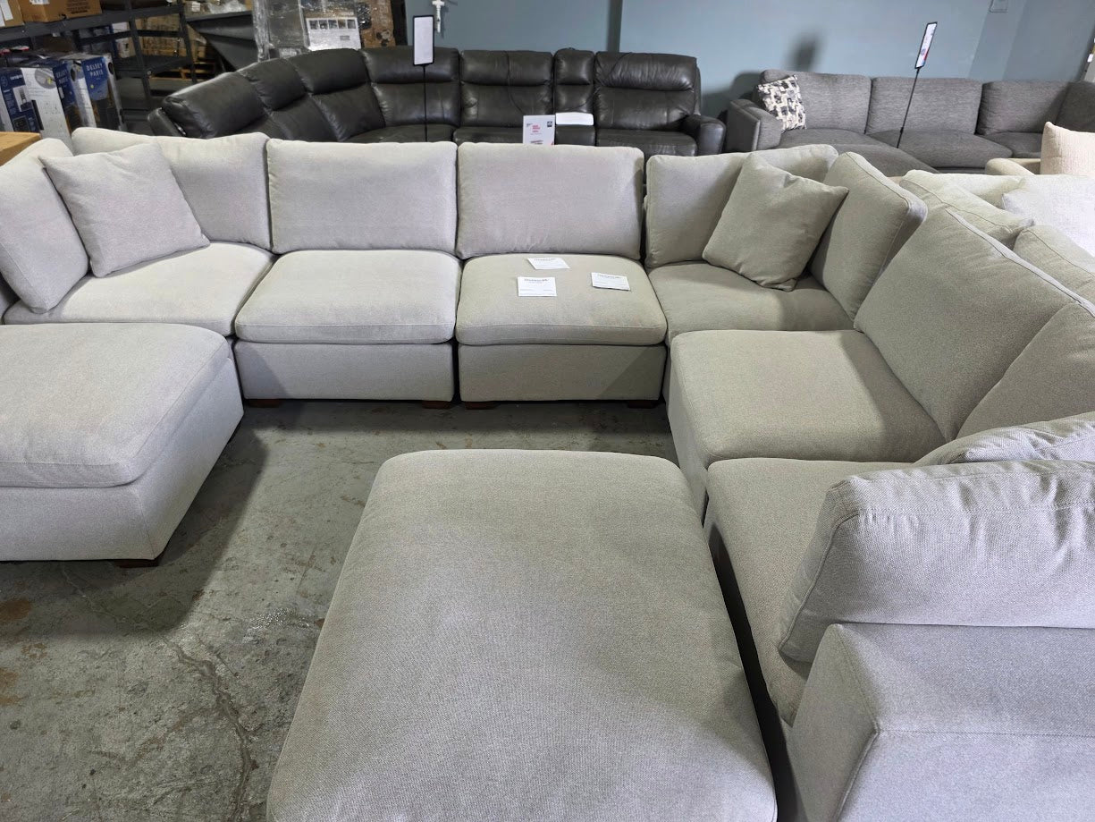Thomasville Lowell 8-piece Modular Sectional